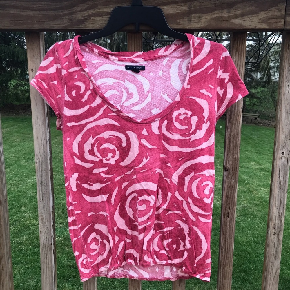 American Eagle rose patterned shirt 🌹 size: M